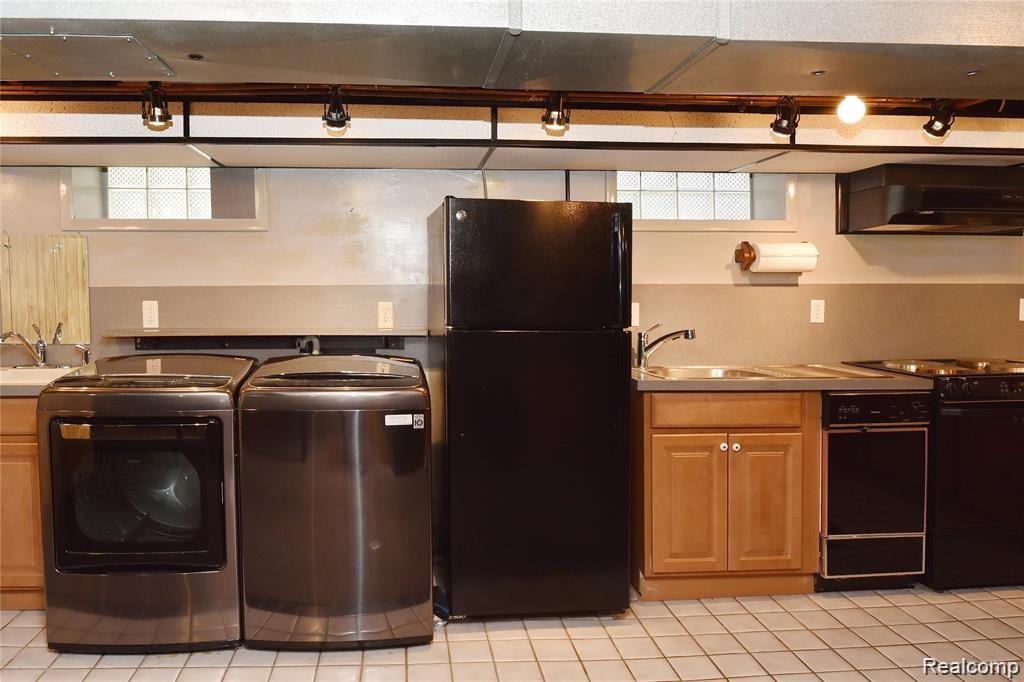 26764 York Road Huntington Woods, MI 48070 - Photo 35 of 45