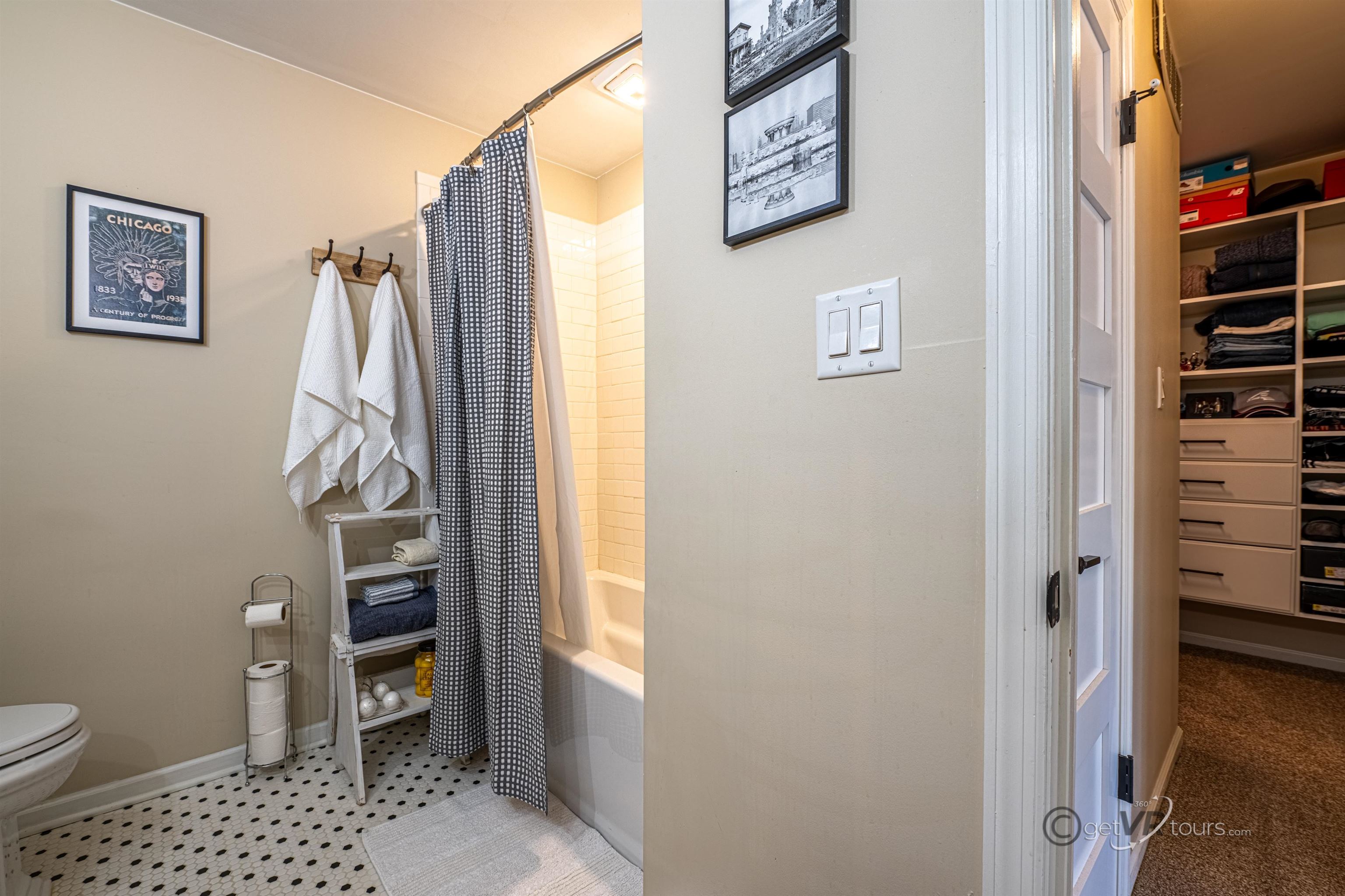 411 South Prospect Street Galena, IL 61036 - Photo 19 of 28 a bathroom with a toilet and a shower