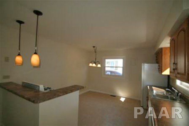 701 Bess Street Washington, IL 61571 - Photo 3 of 11 Gallery Image 3