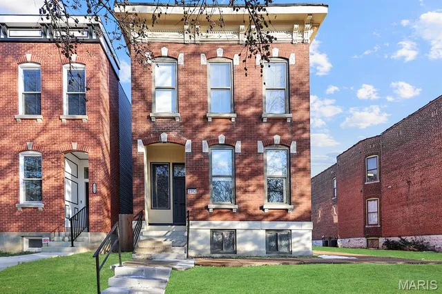 $2,300 | 2262 South Jefferson Avenue, St. Louis, MO 63104