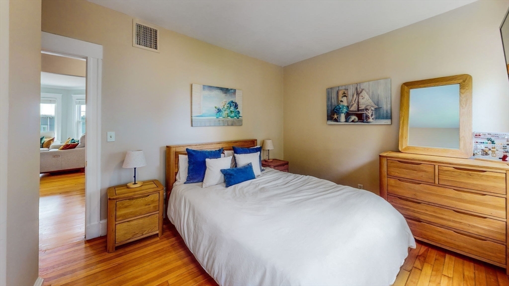 33 Main Street, Unit 2 Somerville, MA 02145 - Photo 12 of 20