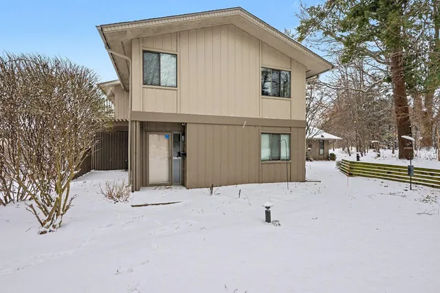 $1,550 | 3812 Greenleaf Circle, Kalamazoo, MI 49008