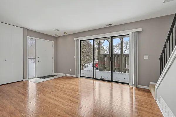 $1,500 | 3812 Greenleaf Circle, Kalamazoo, MI 49008