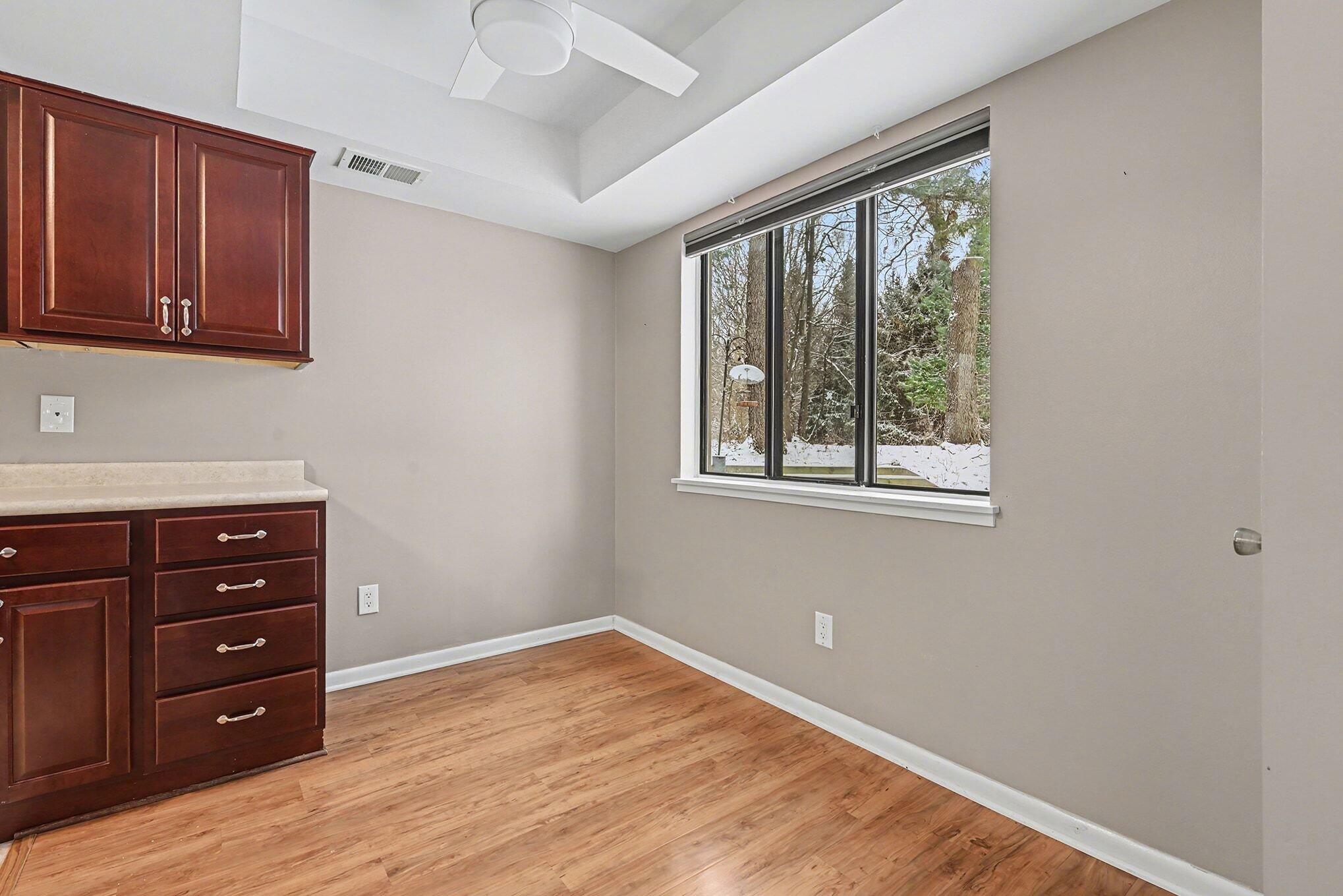 3812 Greenleaf Circle Kalamazoo, MI 49008 - Photo 8 of 18 008_file_2504