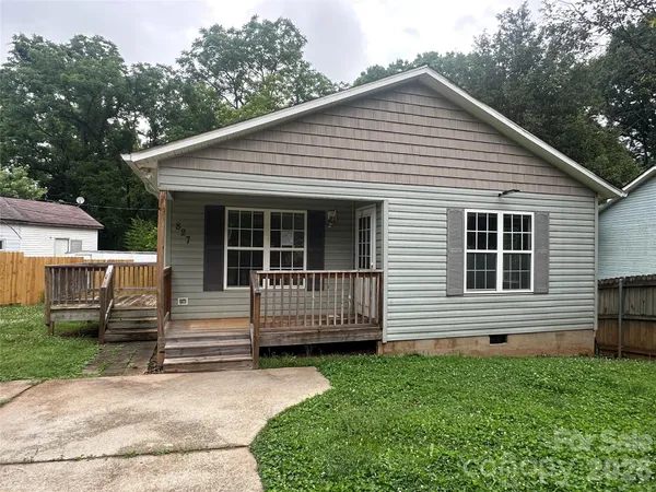$231,000 | 827 East 9th Street, Newton, NC 28658