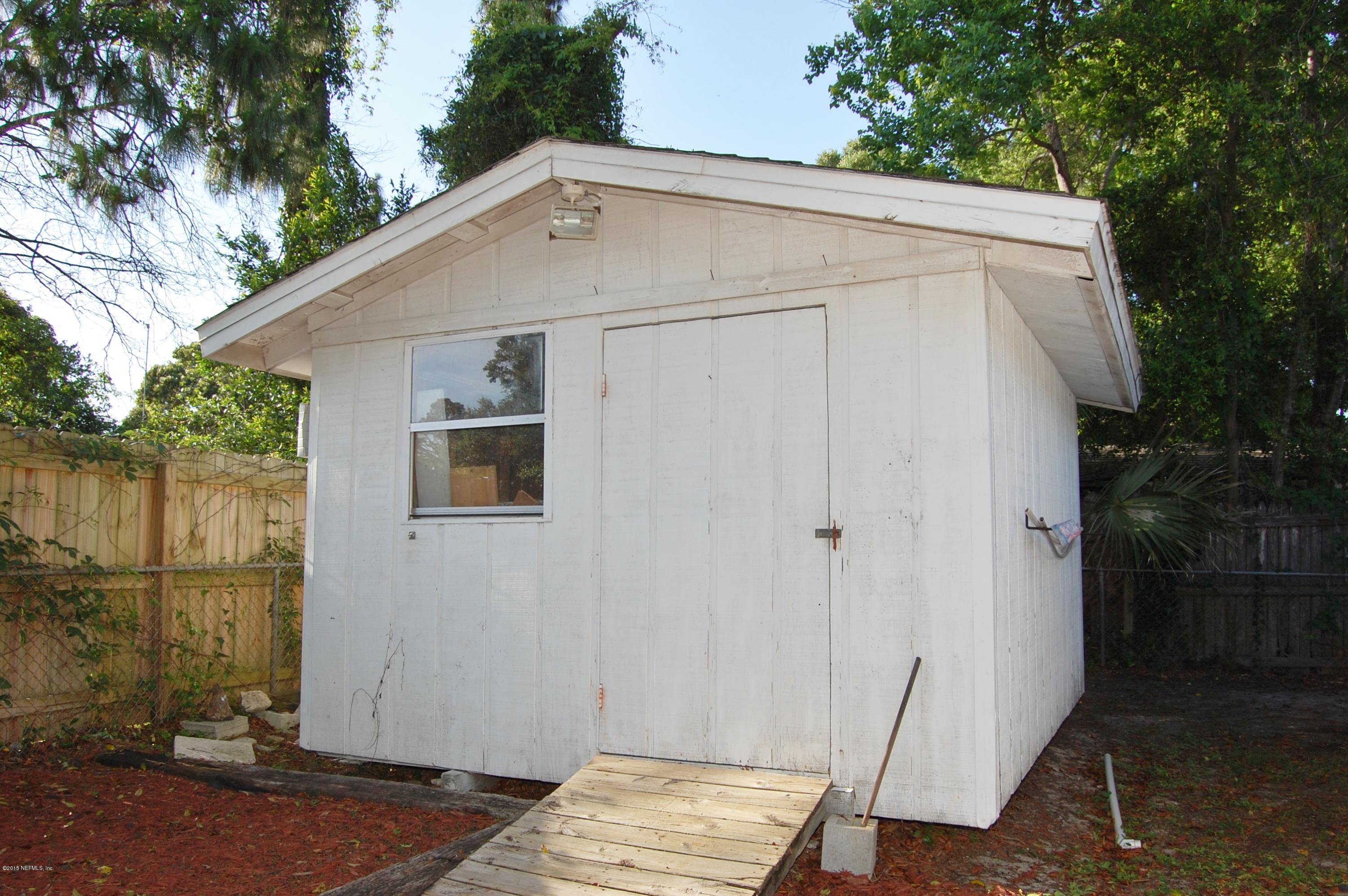 3734 Gurley Road Jacksonville, FL 32277 - Photo 36 of 38 a backyard of a house