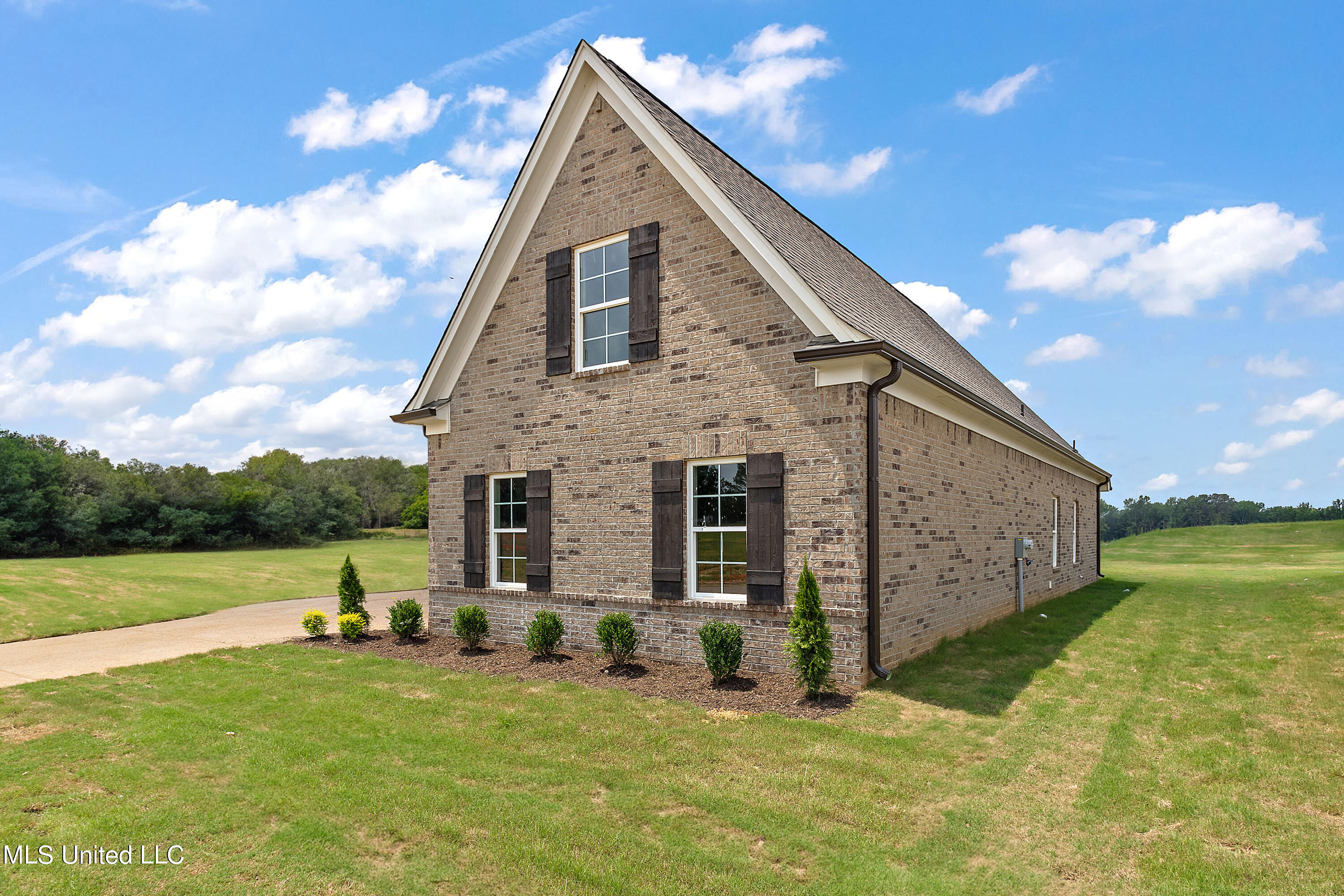 6519 Benjamin Cove Walls, MS 38680 - Photo 2 of 28 Fraser