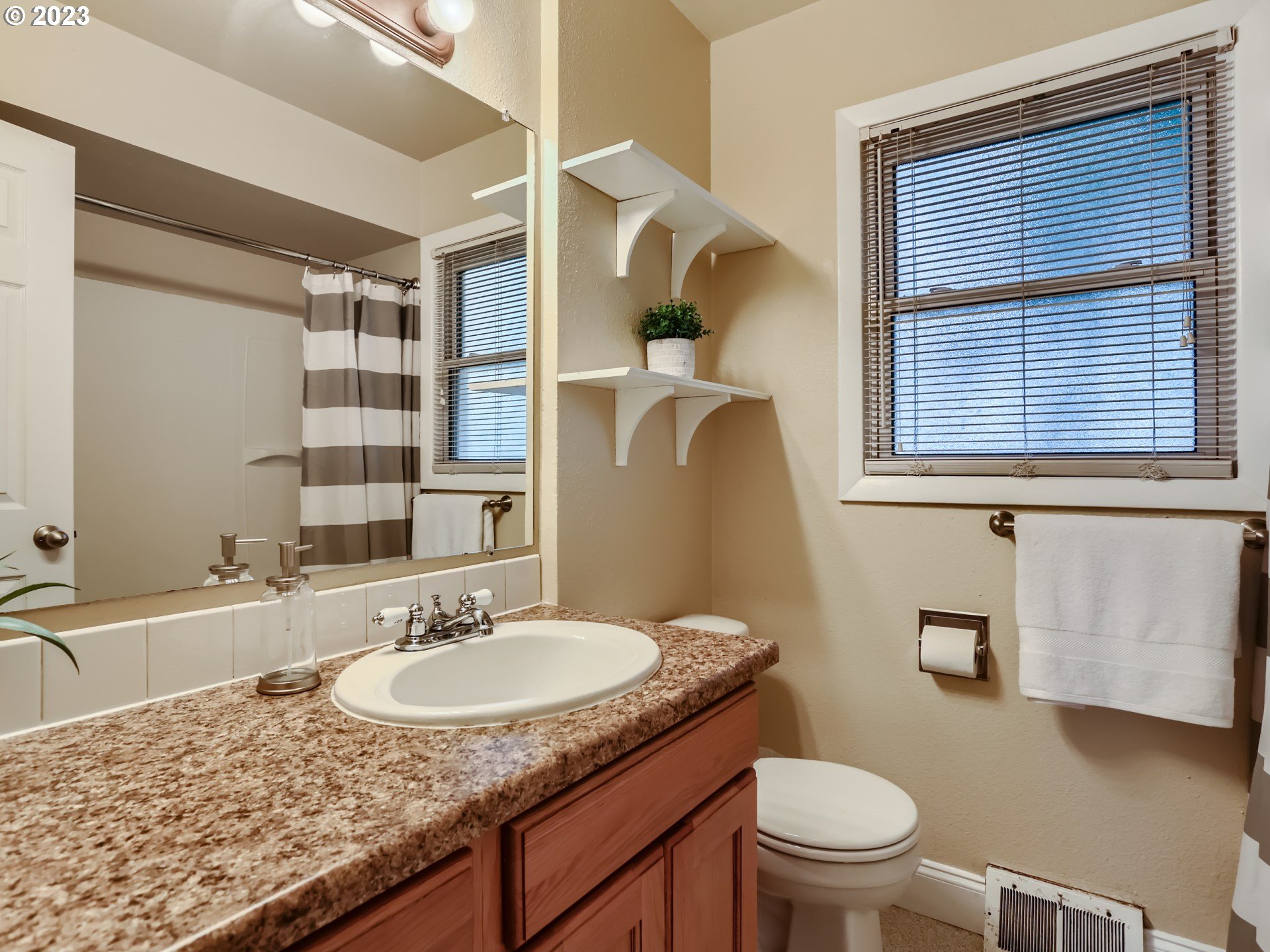 13960 Southwest Butner Road Beaverton, OR 97006 - Photo 8 of 12 Bathroom