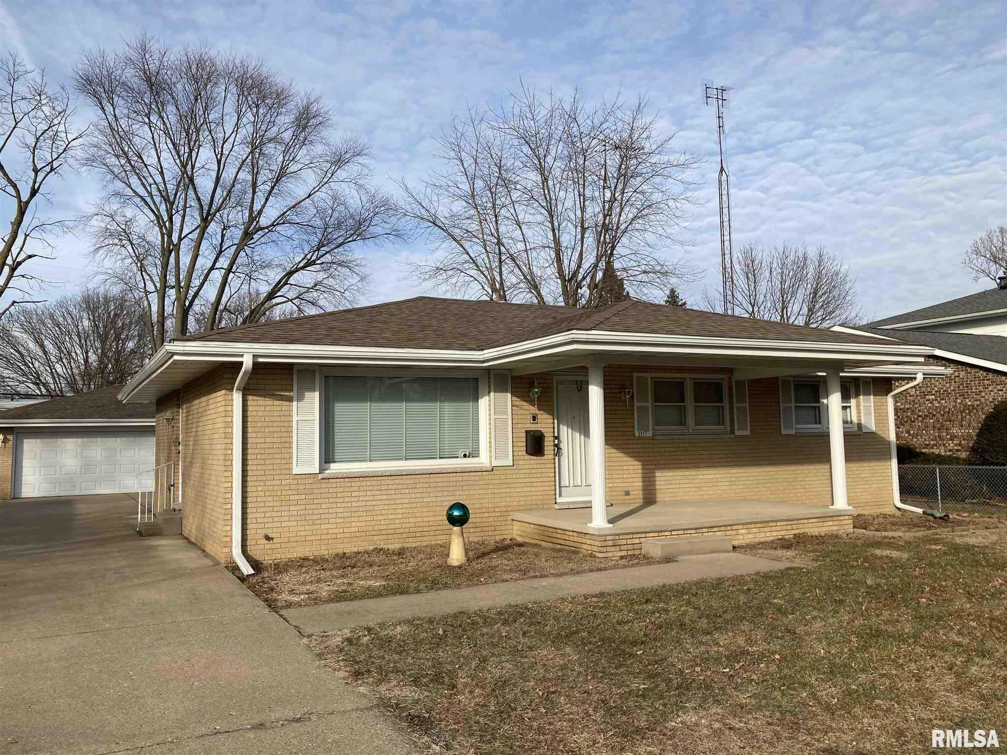 2317 East Sangamon Avenue Springfield, IL 62702 - Photo 1 of 18 Gallery Image 1
