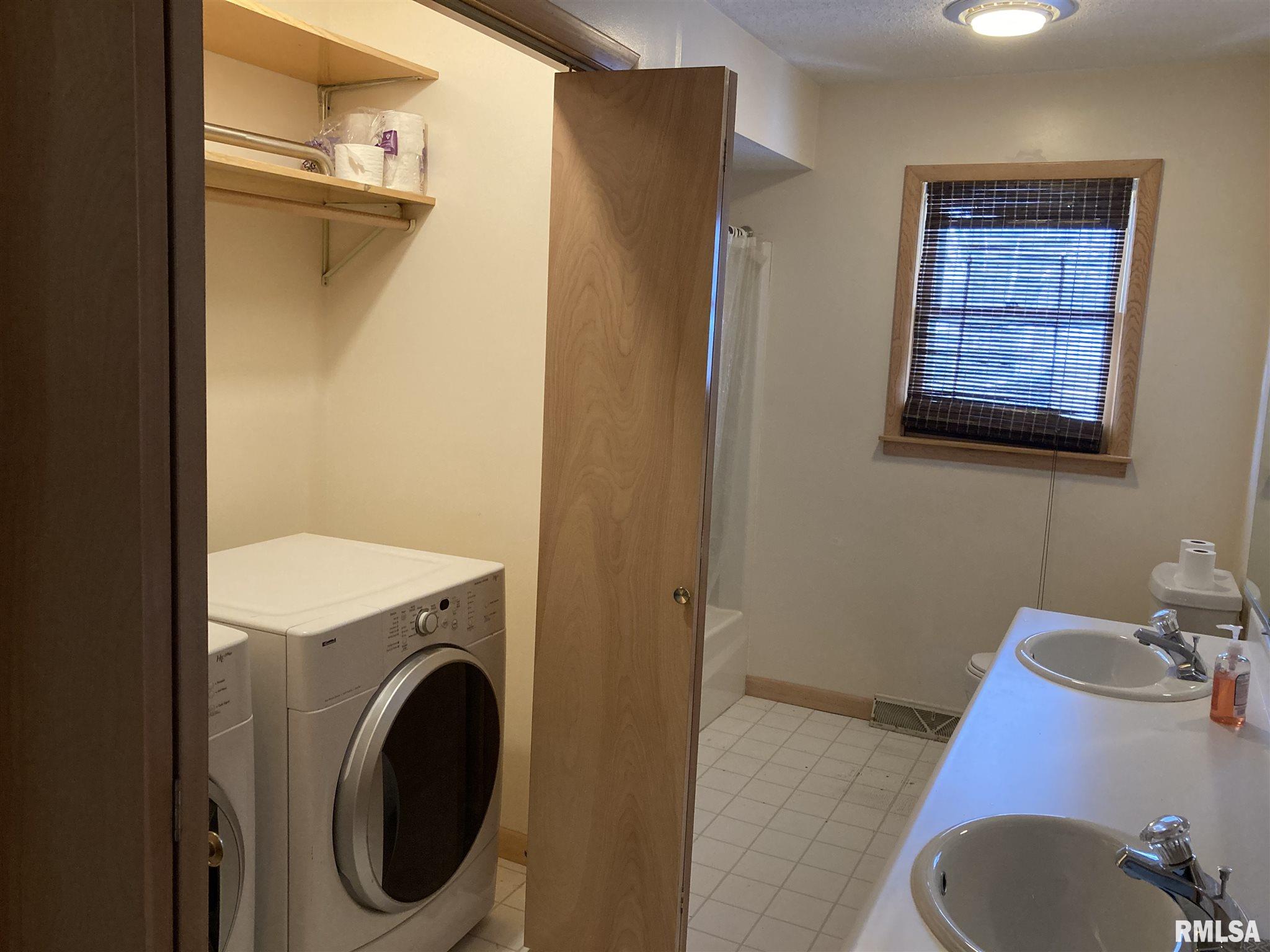 2317 East Sangamon Avenue Springfield, IL 62702 - Photo 15 of 18 Gallery Image 15