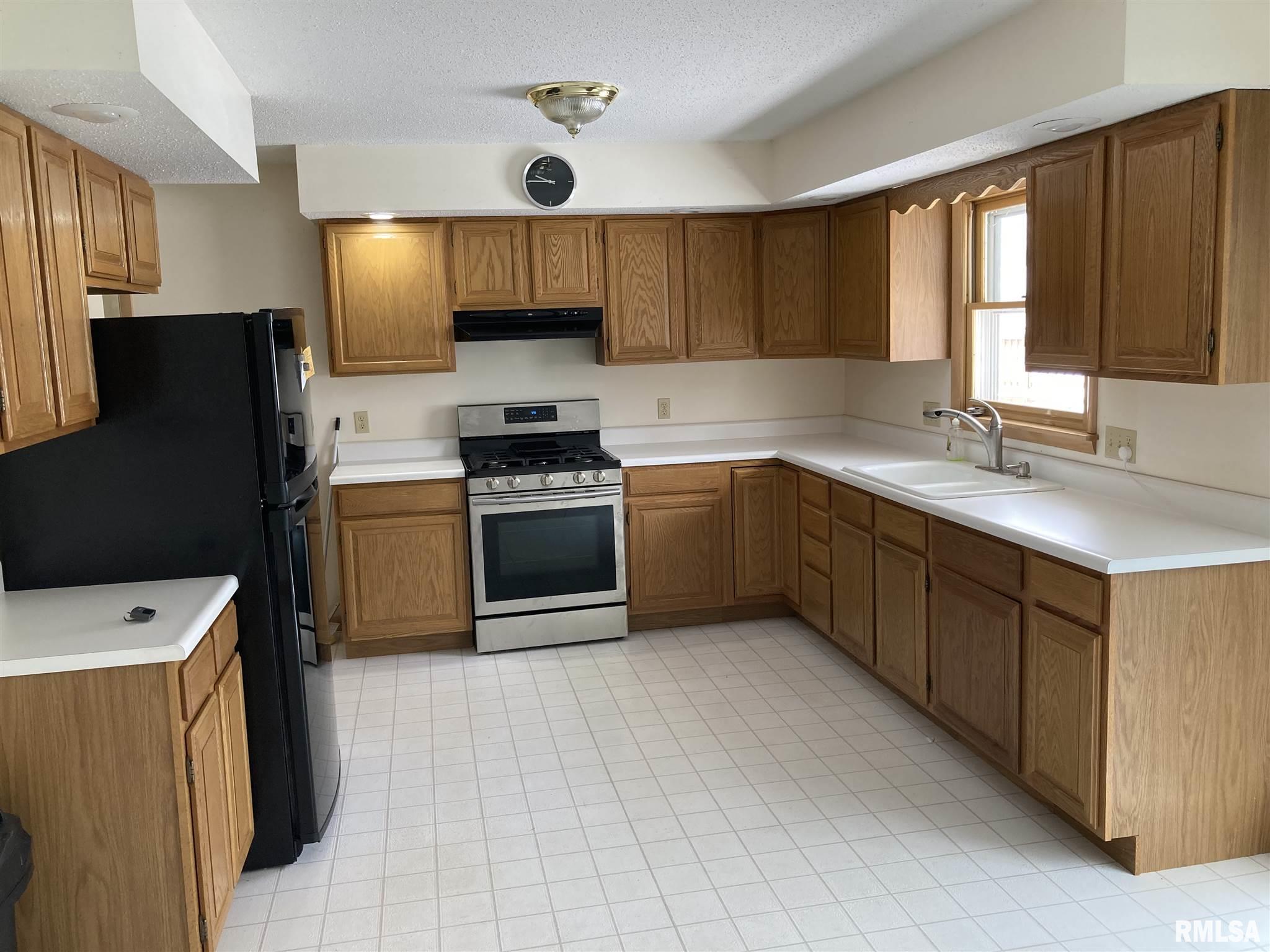 2317 East Sangamon Avenue Springfield, IL 62702 - Photo 8 of 18 Gallery Image 8