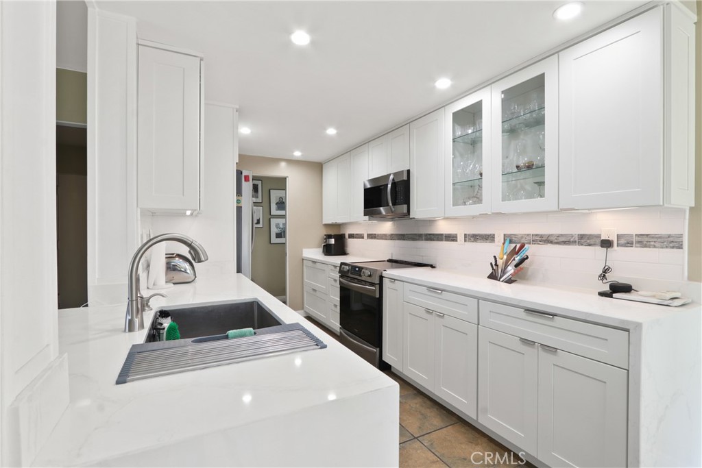 2101 2nd Street, Unit 305 Long Beach, CA 90803 - Photo 1 of 25