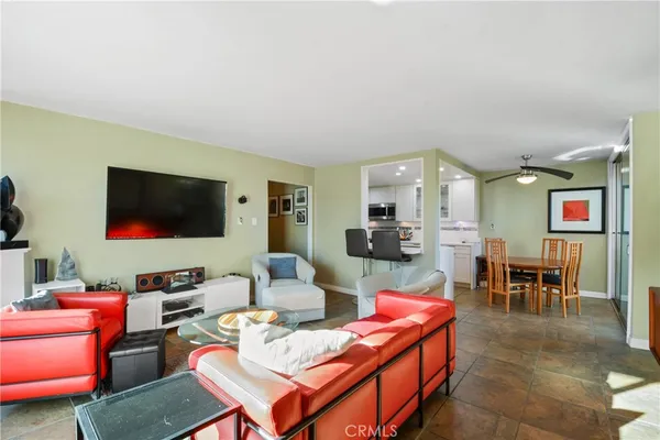 $660,000 | 2101 2nd Street, Unit 305, Long Beach, CA 90803