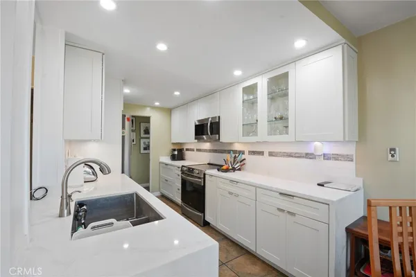 $660,000 | 2101 2nd Street, Unit 305, Long Beach, CA 90803