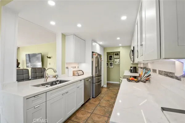 $660,000 | 2101 2nd Street, Unit 305, Long Beach, CA 90803