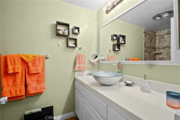 $660,000 | 2101 2nd Street, Unit 305, Long Beach, CA 90803