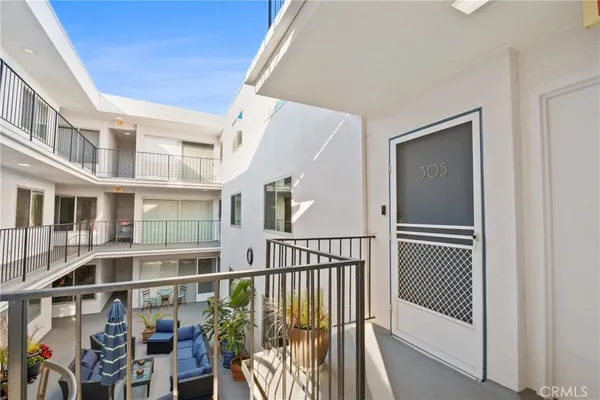 $660,000 | 2101 2nd Street, Unit 305, Long Beach, CA 90803