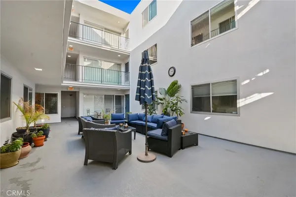 $660,000 | 2101 2nd Street, Unit 305, Long Beach, CA 90803
