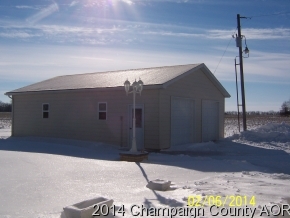 325 Stockholm Road Paxton, IL 60957 - Photo 14 of 16 a backyard of a house
