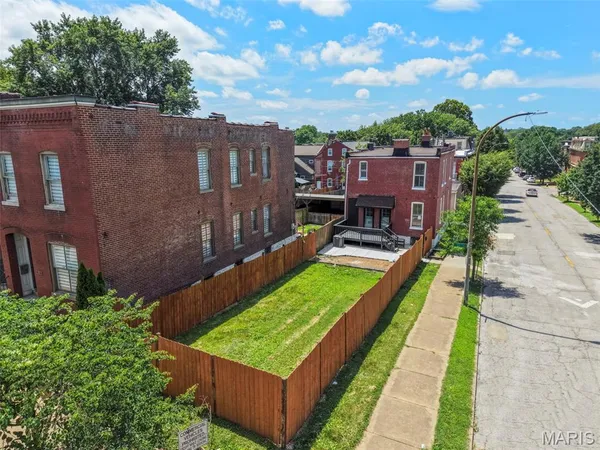$349,900 | 1810 Utah Street, St. Louis, MO 63118