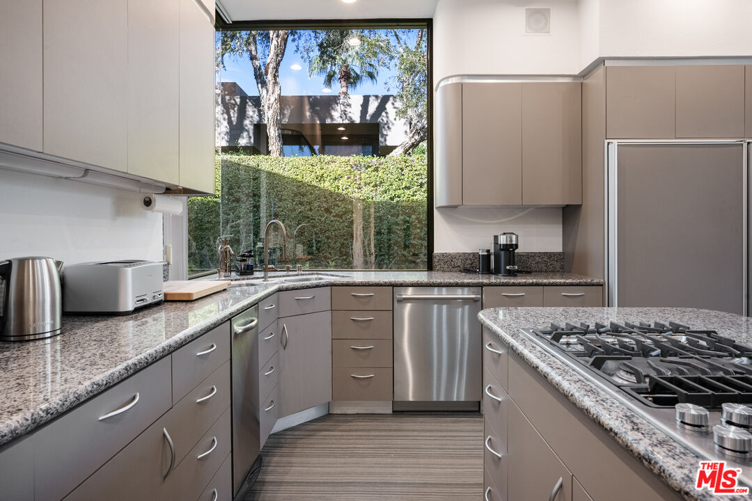 6 Rocky Lane Rancho Mirage, CA 92270 - Photo 23 of 58