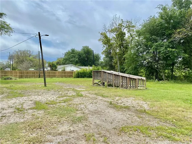 $160,000 | 1201 Highway 90, Vinton, LA 70668
