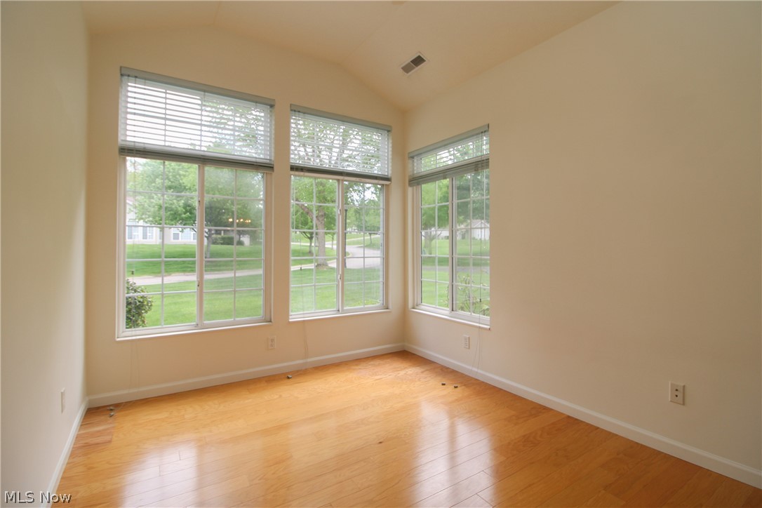 5645 Clingan Road, Unit 7B Struthers, OH 44471 - Photo 8 of 37 4 season room