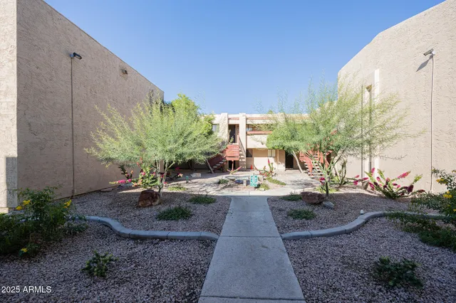 $895 | 3131 West Cochise Drive, Unit 129, Phoenix, AZ 85051