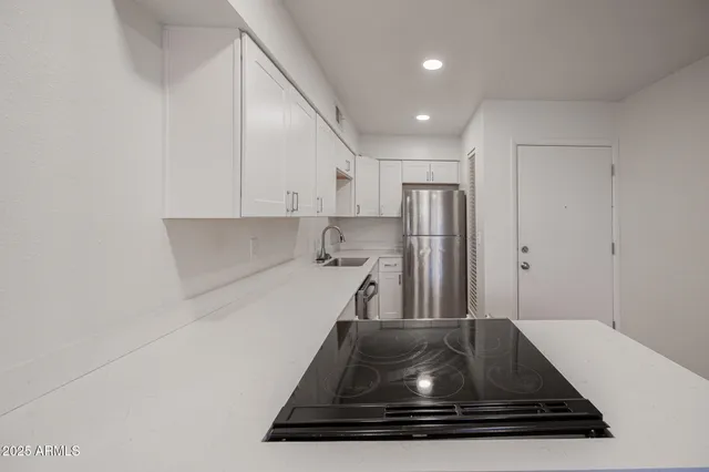 $895 | 3131 West Cochise Drive, Unit 129, Phoenix, AZ 85051