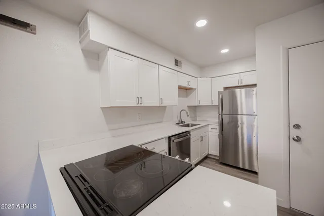 $895 | 3131 West Cochise Drive, Unit 129, Phoenix, AZ 85051