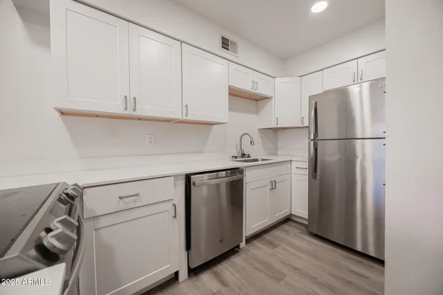 $895 | 3131 West Cochise Drive, Unit 129, Phoenix, AZ 85051