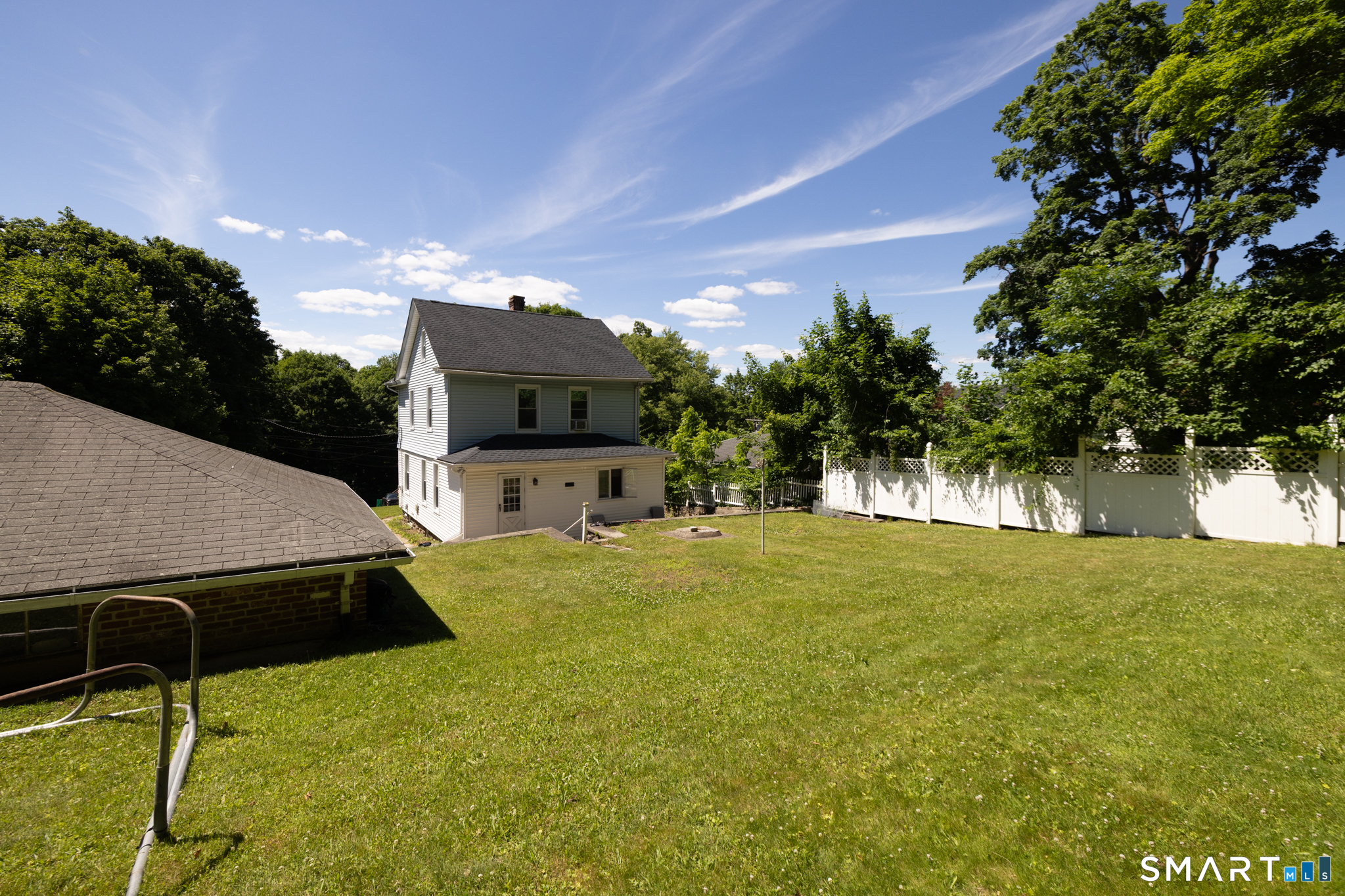 33 Maplewood Street Waterbury, CT 06708 - Photo 12 of 20 Gallery Image 12