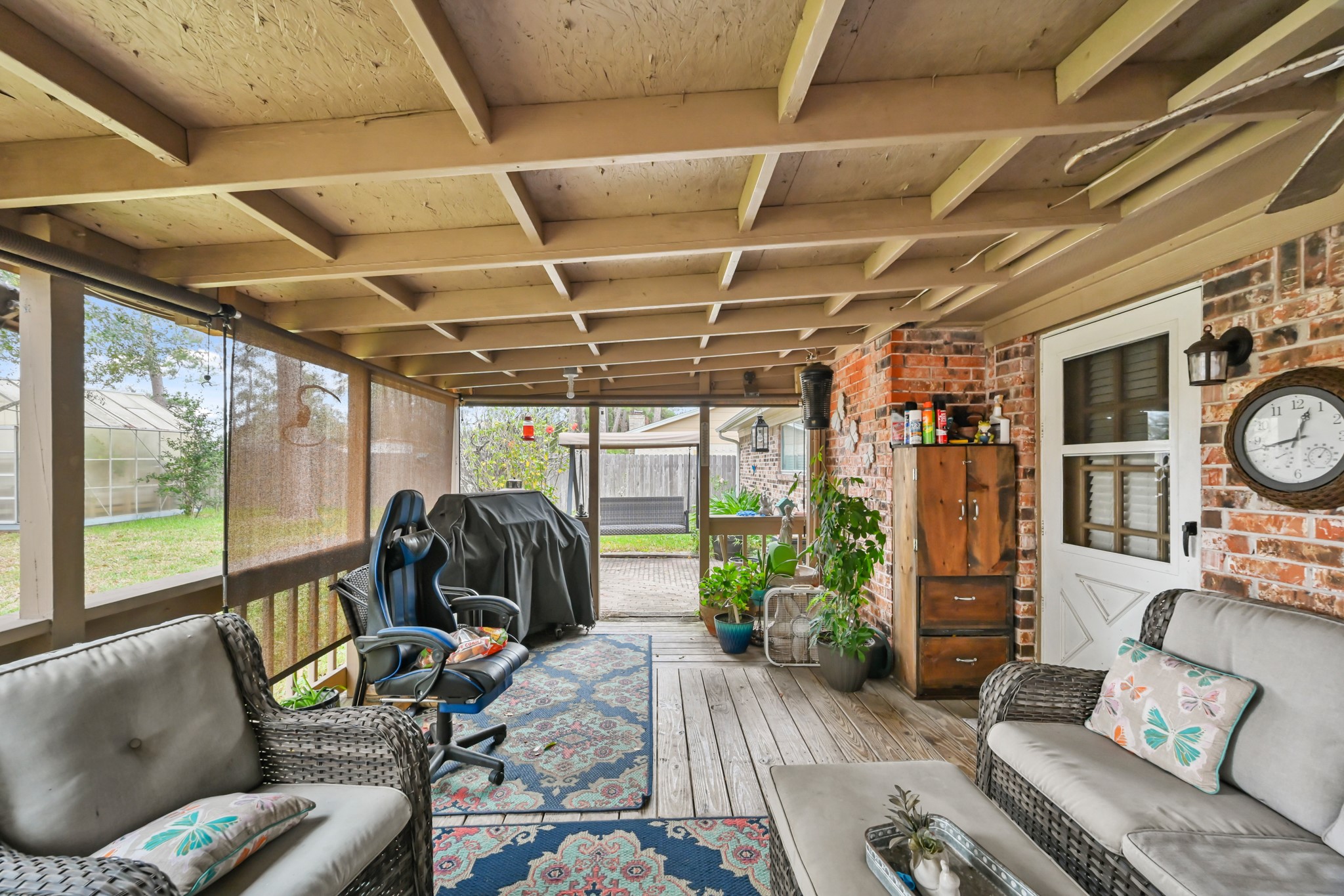 20135 Fox Grove Lane Humble, TX 77338 - Photo 29 of 34 a living room with furniture and a window
