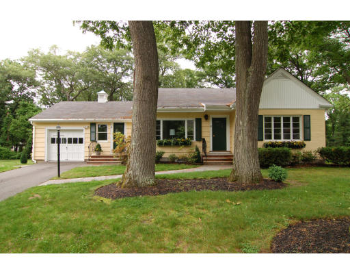 5 Benjamin Road Lexington, MA 02421 - Photo 1 of 13