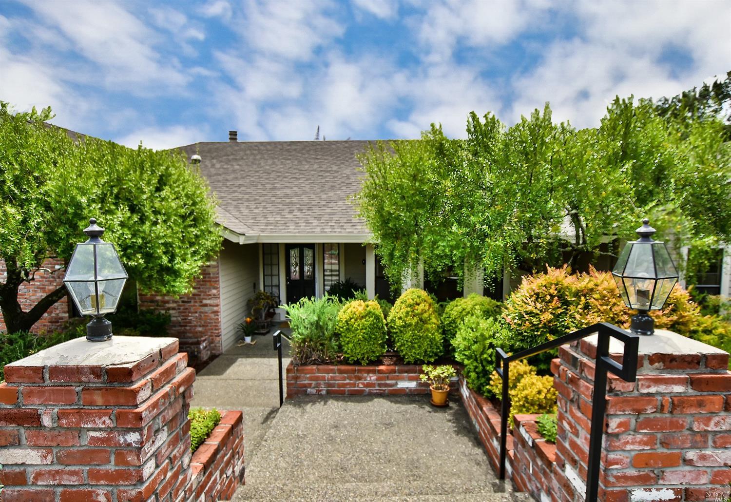 Welcome to 434 Trail Ridge Place