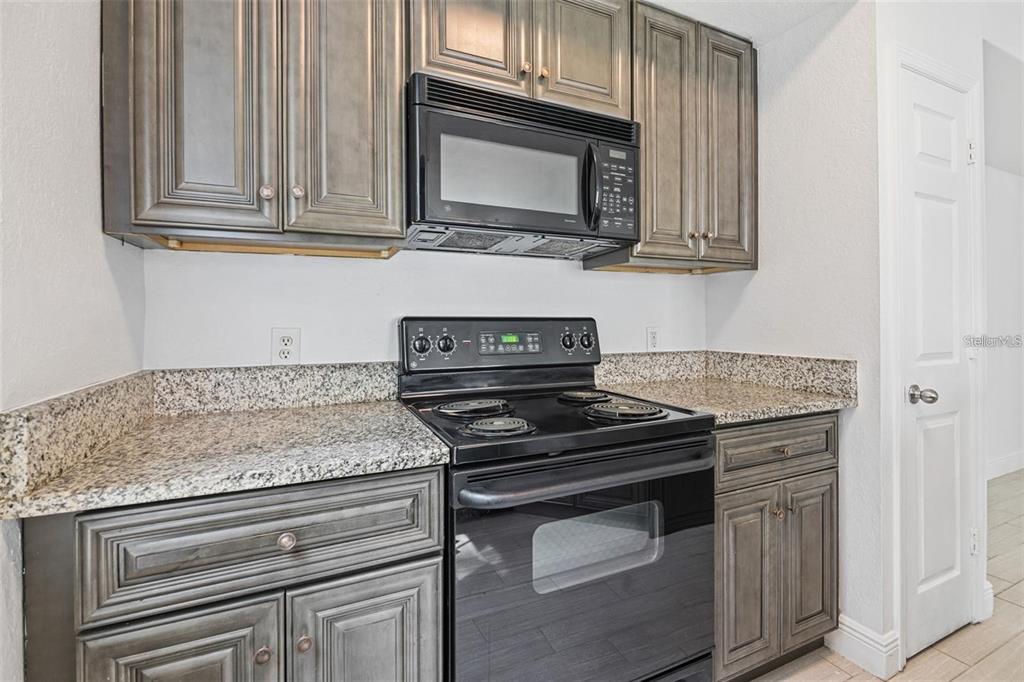 5571 Rosehill Road, Unit 104 Sarasota, FL 34233 - Photo 13 of 34