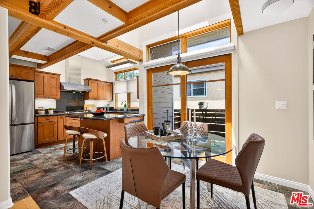 2411 4th Street, Unit 2 Santa Monica, CA 90405 - Photo 11 of 47