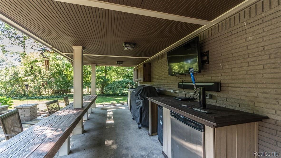 16512 Farmington Road Livonia, MI 48154 - Photo 63 of 80 dsc_0071.jpg
