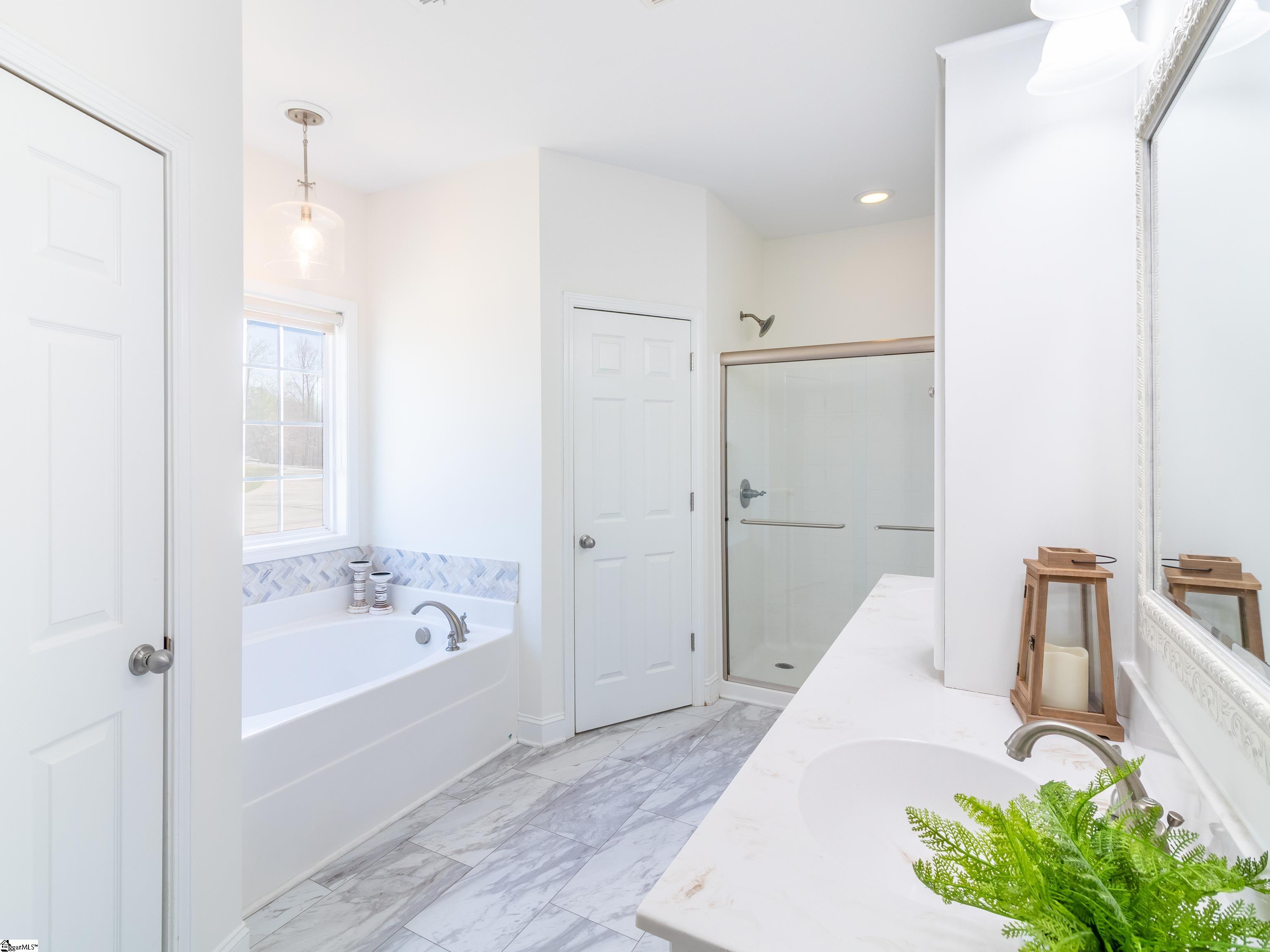 54 Woodall Road Greenville, SC 29617 - Photo 12 of 24