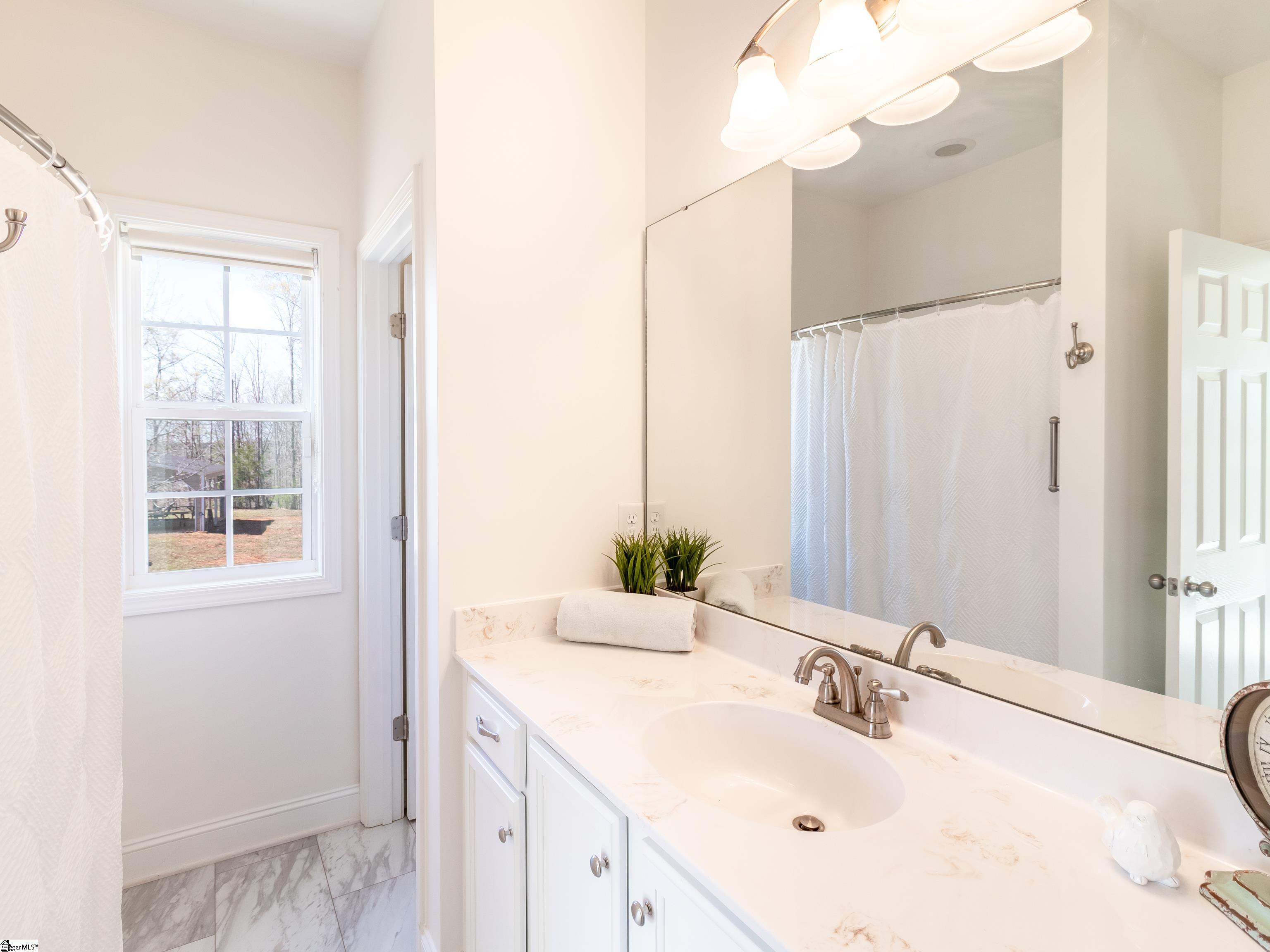 54 Woodall Road Greenville, SC 29617 - Photo 13 of 24