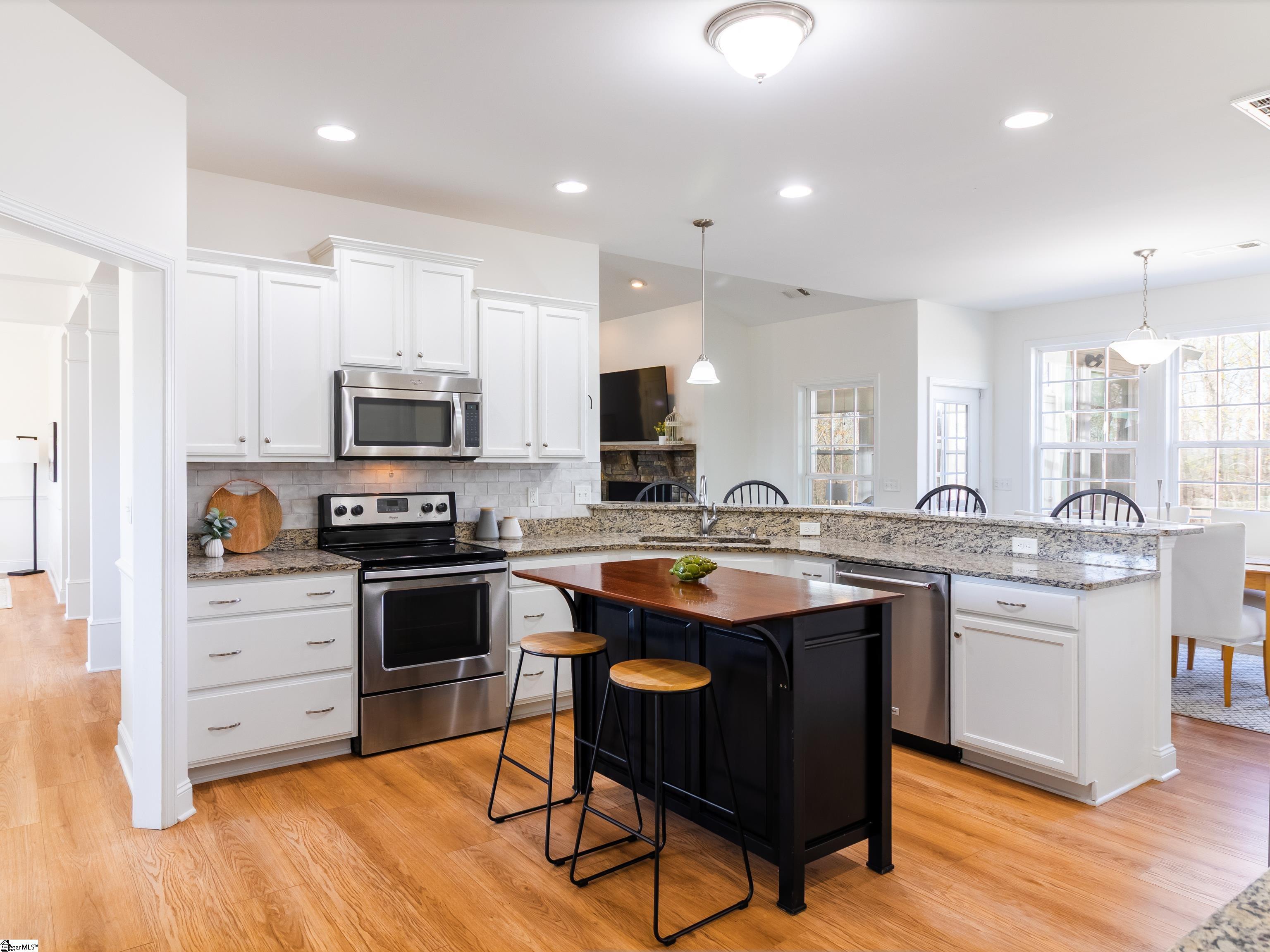 54 Woodall Road Greenville, SC 29617 - Photo 8 of 24