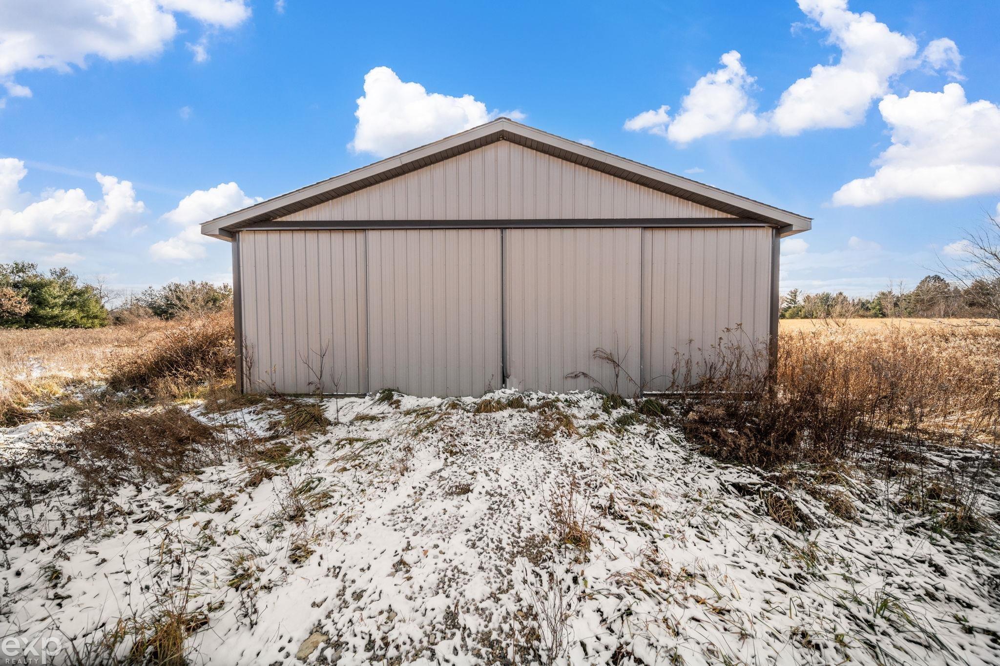 10207 Bryce Road Avoca, MI 48006 - Photo 12 of 17 50130981-bcc7b0e2-cad2-4d20-83bf-3bab0cc30e25.JPG