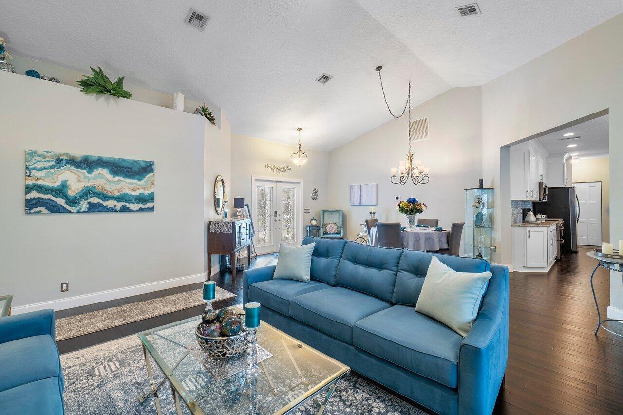 10976 Ravel Court Boca Raton, FL 33498 - Photo 7 of 60 016-10976RavelCourt-BocaRaton-FL-33498-S