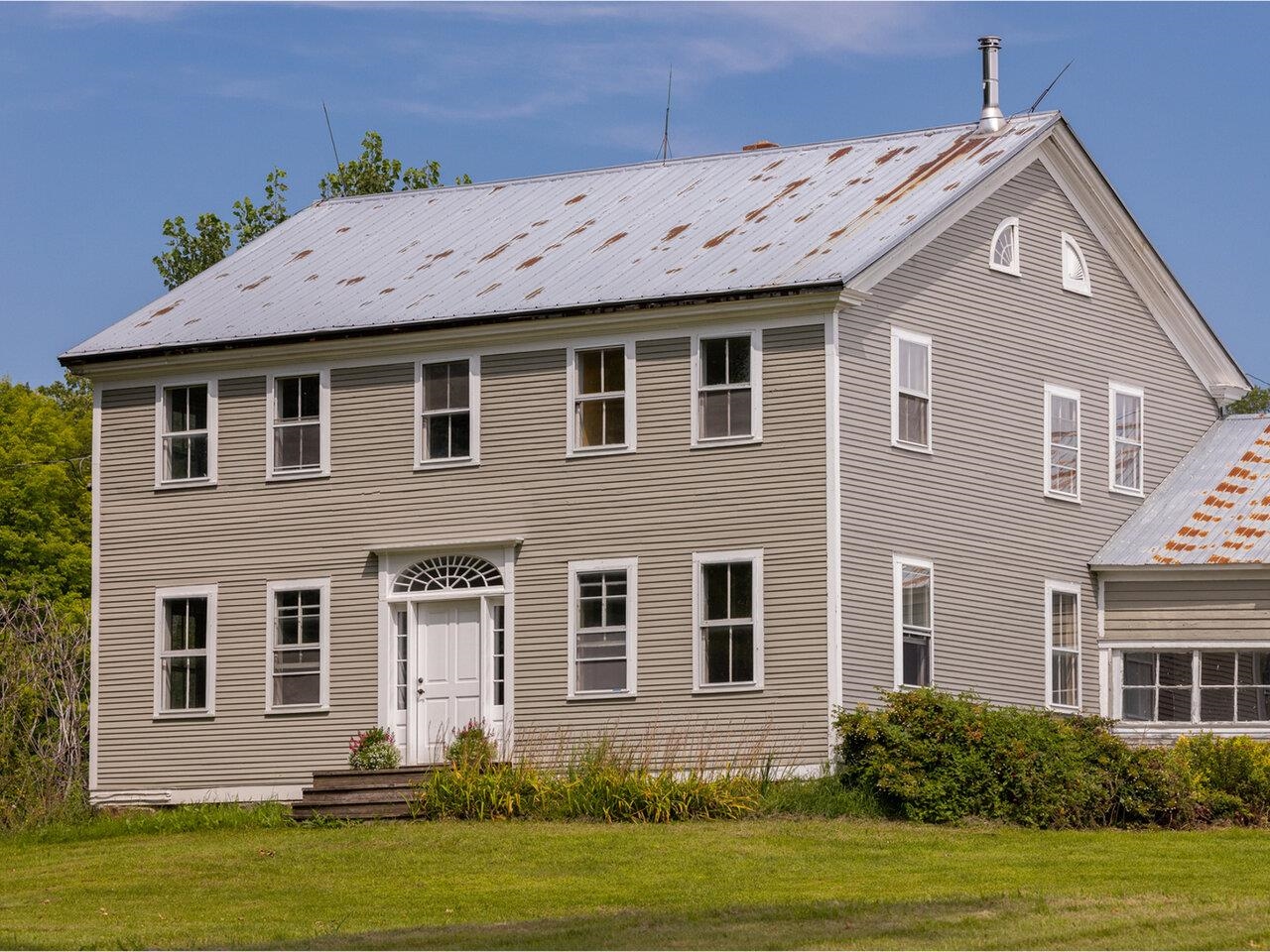 395 Austin House Road Colchester, VT 05446 - Photo 2 of 40 Gallery Image 2