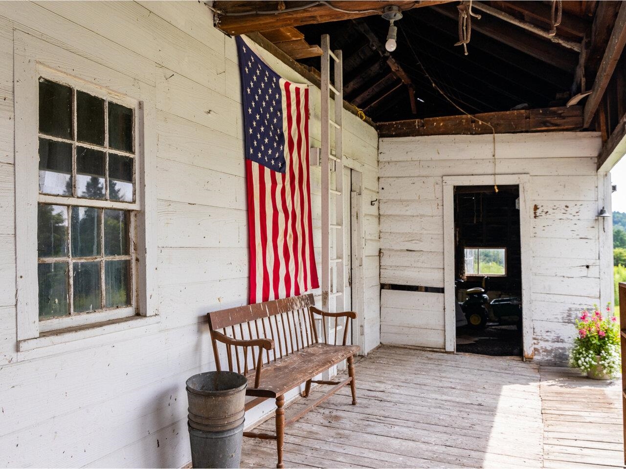 395 Austin House Road Colchester, VT 05446 - Photo 5 of 40 Gallery Image 5