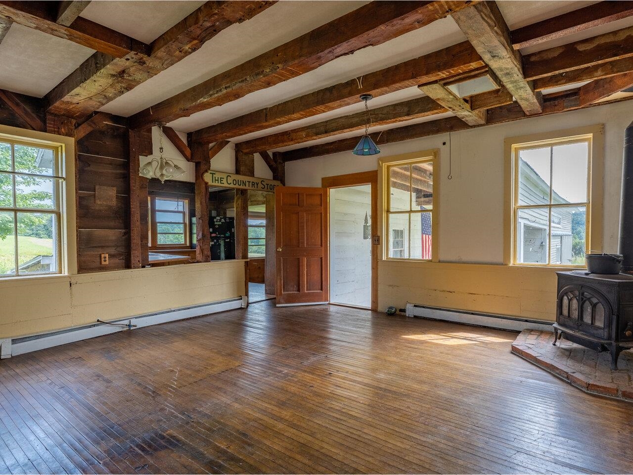 395 Austin House Road Colchester, VT 05446 - Photo 7 of 40 Gallery Image 7