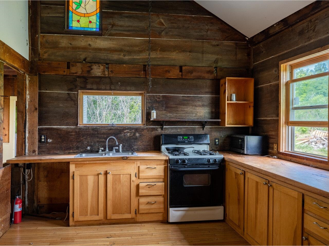 395 Austin House Road Colchester, VT 05446 - Photo 8 of 40 Gallery Image 8