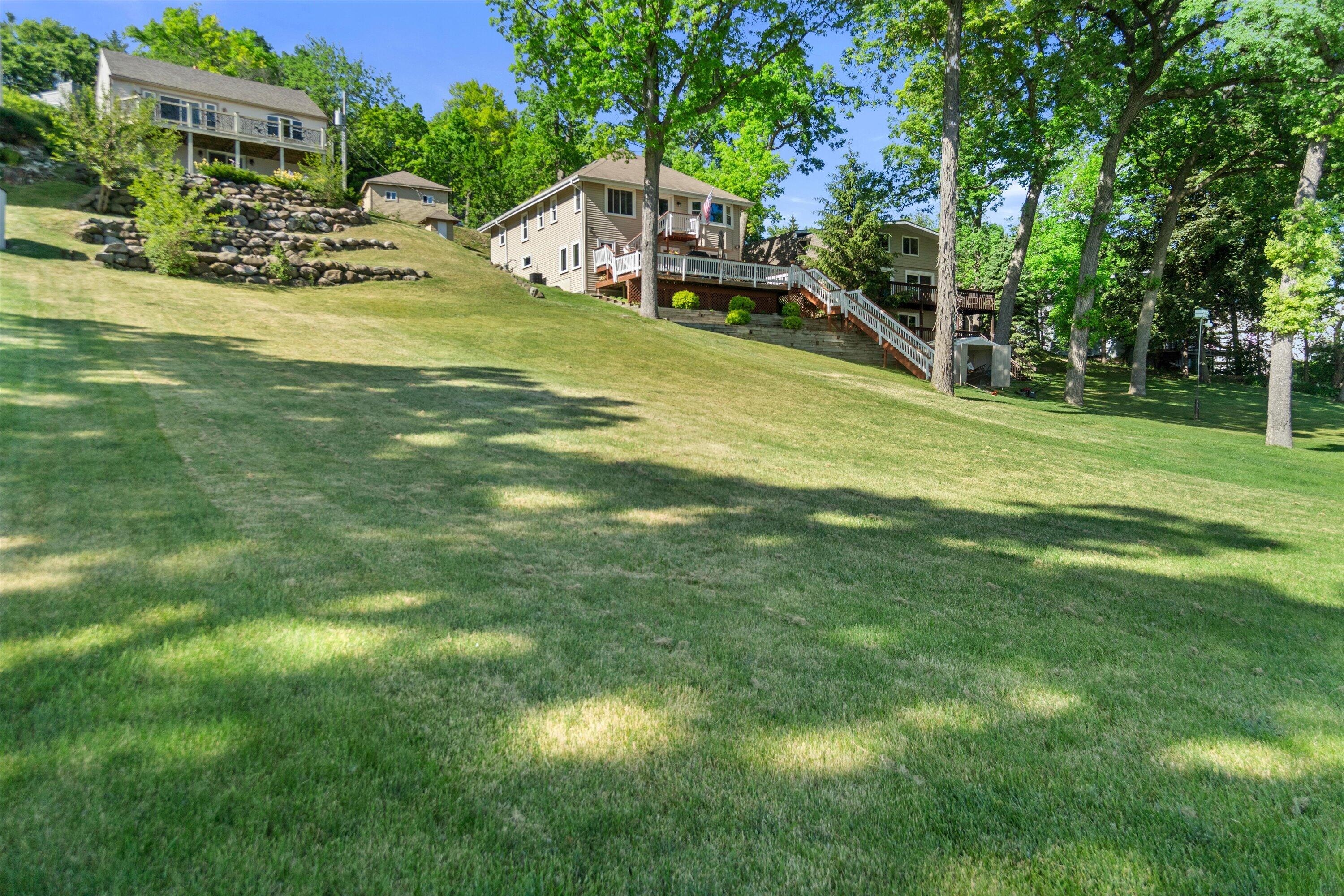 N39W27485 Hillside Grove Road Pewaukee, WI 53072 - Photo 29 of 43 Terraced back yard