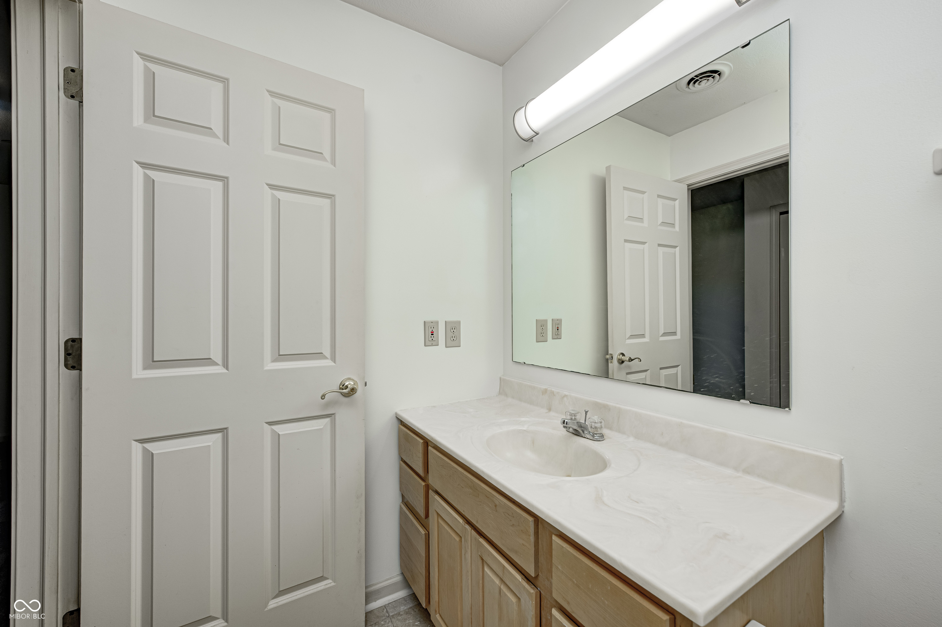 1711 Lafayette Avenue, Unit 8 Lebanon, IN 46052 - Photo 14 of 27