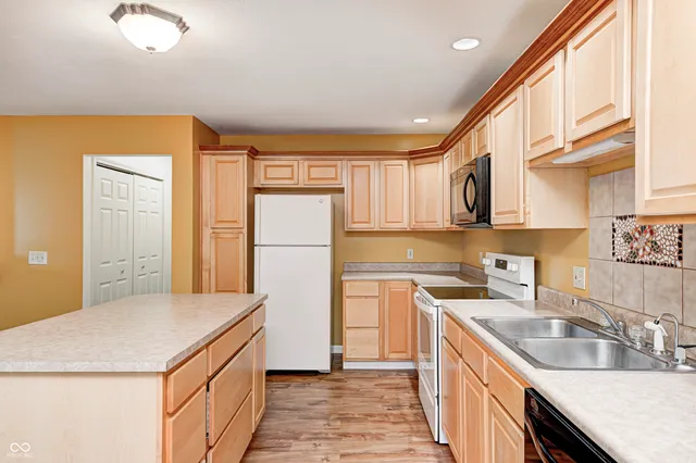 $219,900 | 1711 Lafayette Avenue, Unit 8, Lebanon, IN 46052